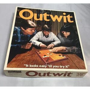 vtg 1978 Parker Brothers Outwit Board Game It Looks Easy 'Til You Try It No 226